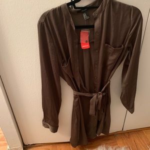 NWT olive green silky shirtdress with belt